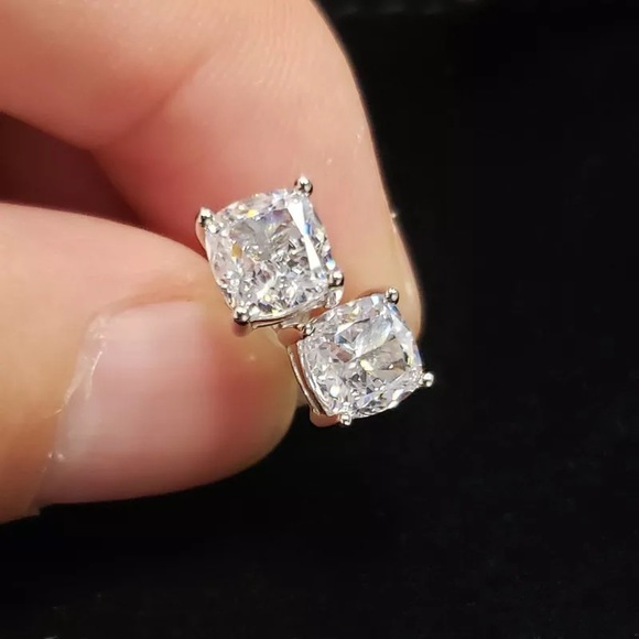 1.25Ct CUSHION Cut VVS Square Stone Prong Setting Solitaire Ring - Picture 3 of 15